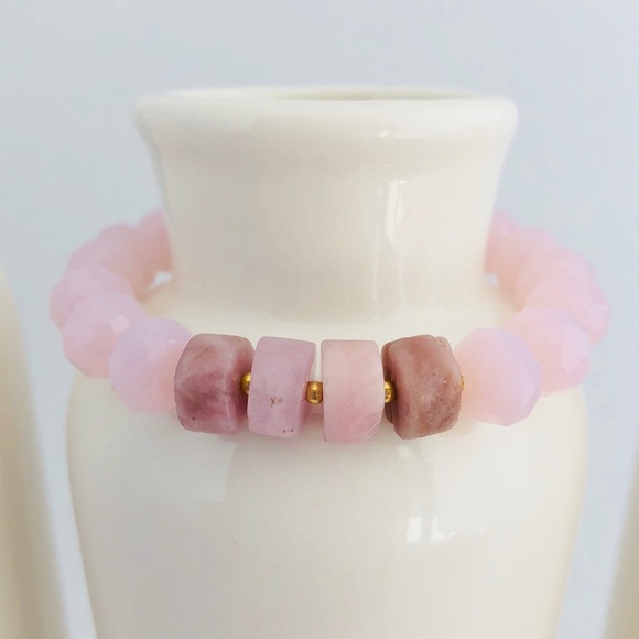 Handmade Jewelry - GEMSTONE Kunzite Rose & Quartz Beaded Bracelet 771